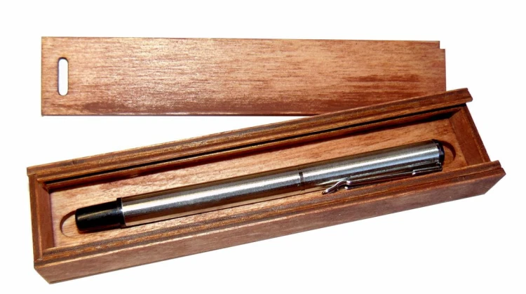 pióro pudełko drew2.jpg