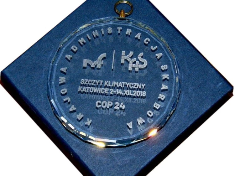 medal szklany RDS02.jpg