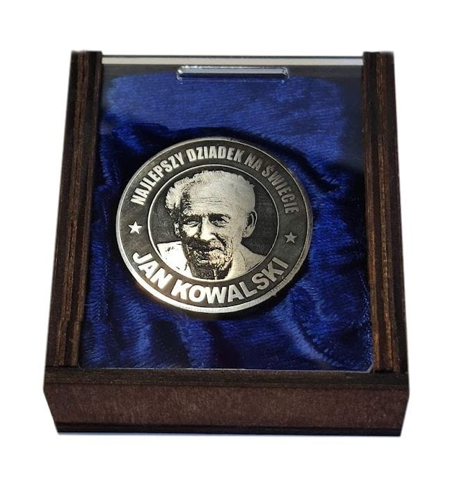 moneta dziadek w pudełku min.jpg