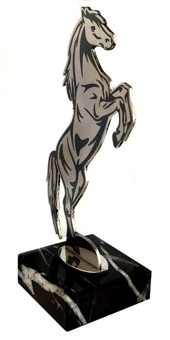 statuetka metalowa koń.jpg