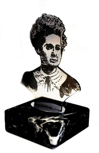 statuetka M. C. Skłodowska1.jpg