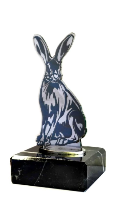 statuetka metalowa królik.jpg