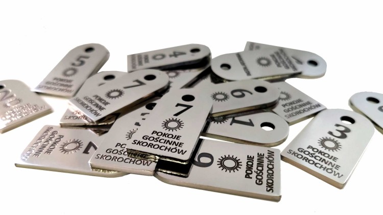 breloki metalowe 4x2cm.jpg